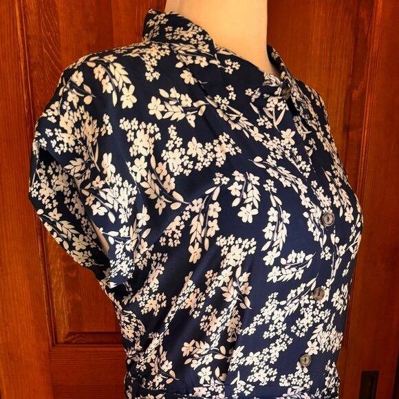 Calvin Klein Button-Up Navy/White Floral Shirt Dress w/waist tie, Sz 12, EUC - Picture 4 of 15